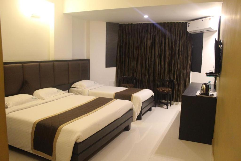 Hotel Mangalore International Exteriör bild