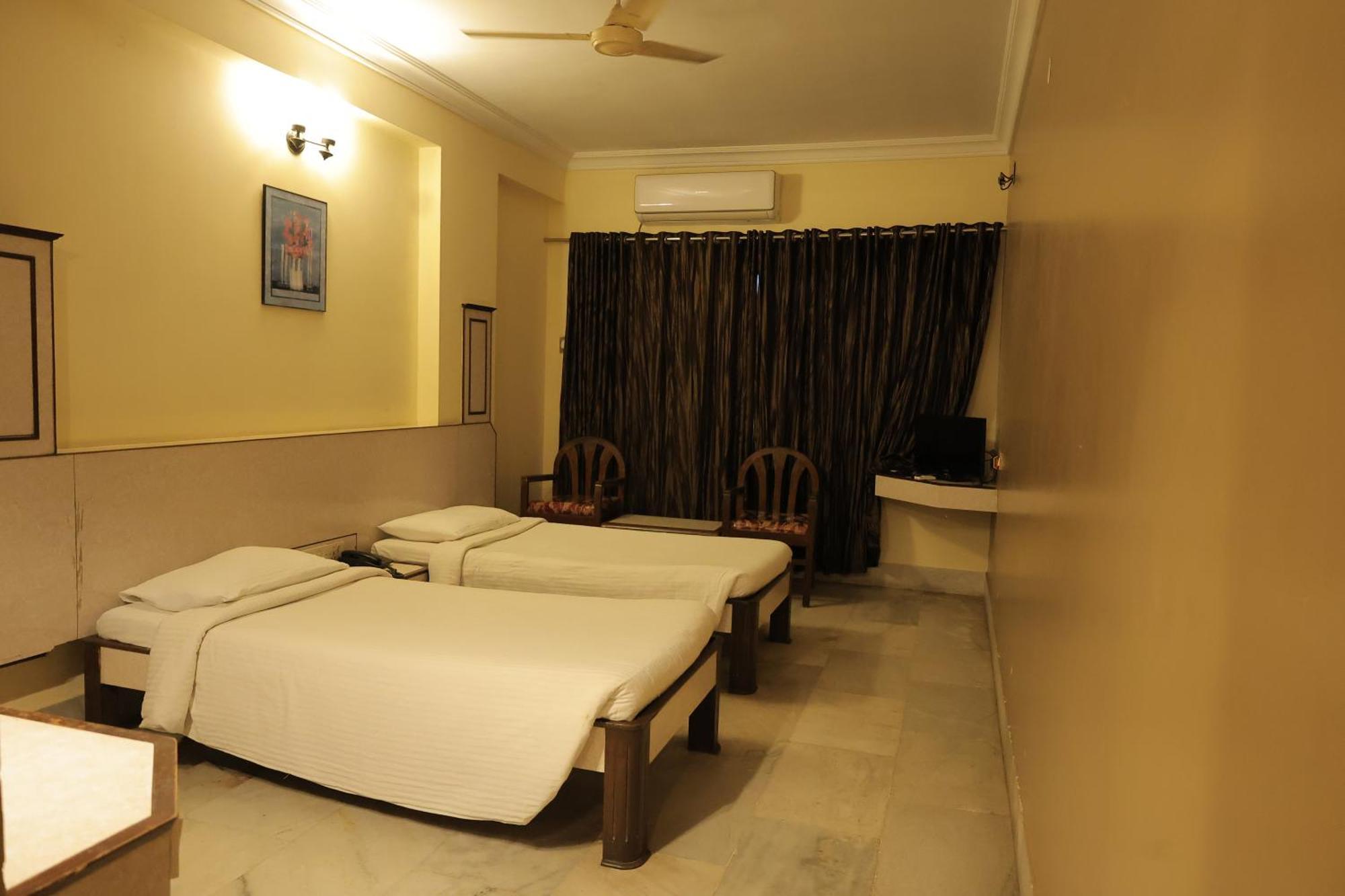 Hotel Mangalore International Exteriör bild