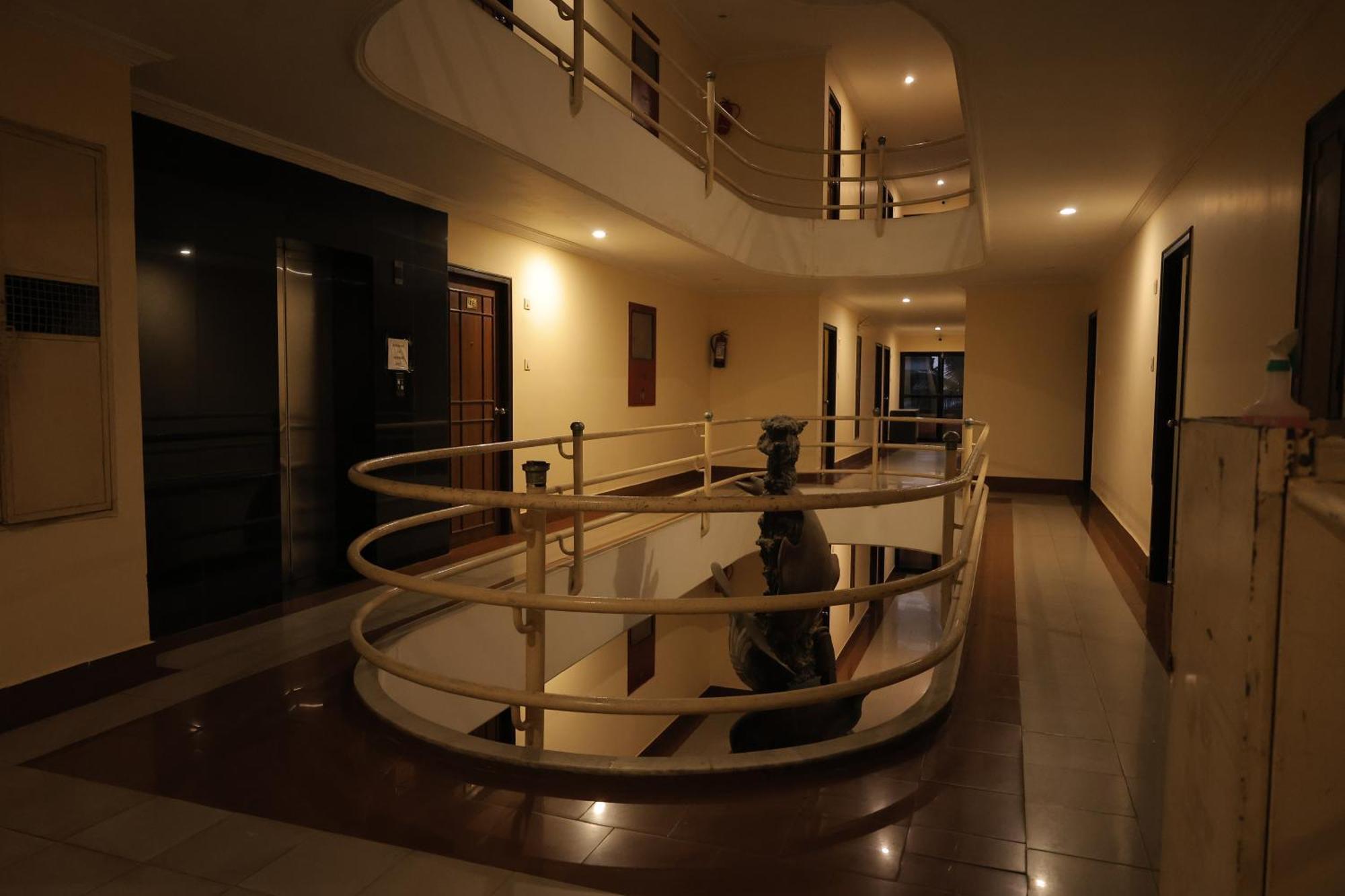 Hotel Mangalore International Exteriör bild