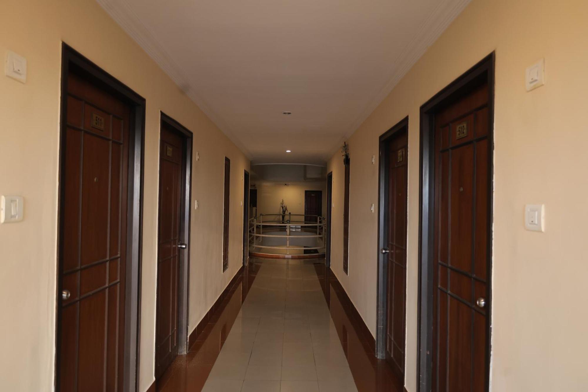 Hotel Mangalore International Exteriör bild