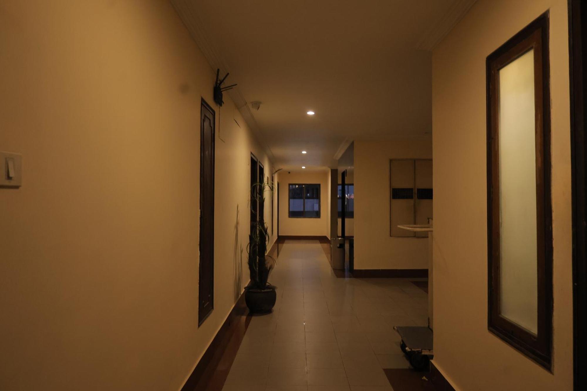 Hotel Mangalore International Exteriör bild