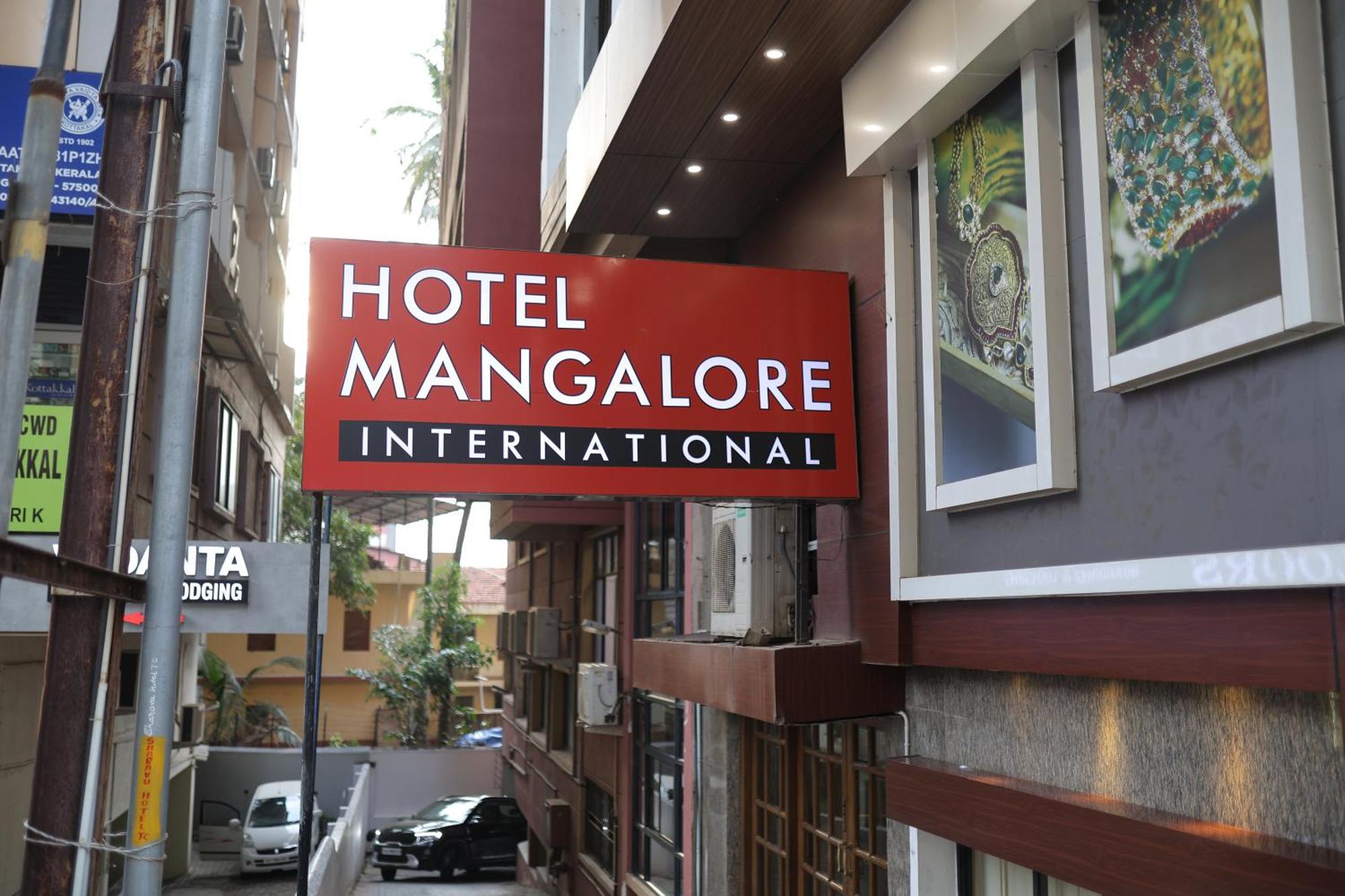 Hotel Mangalore International Exteriör bild