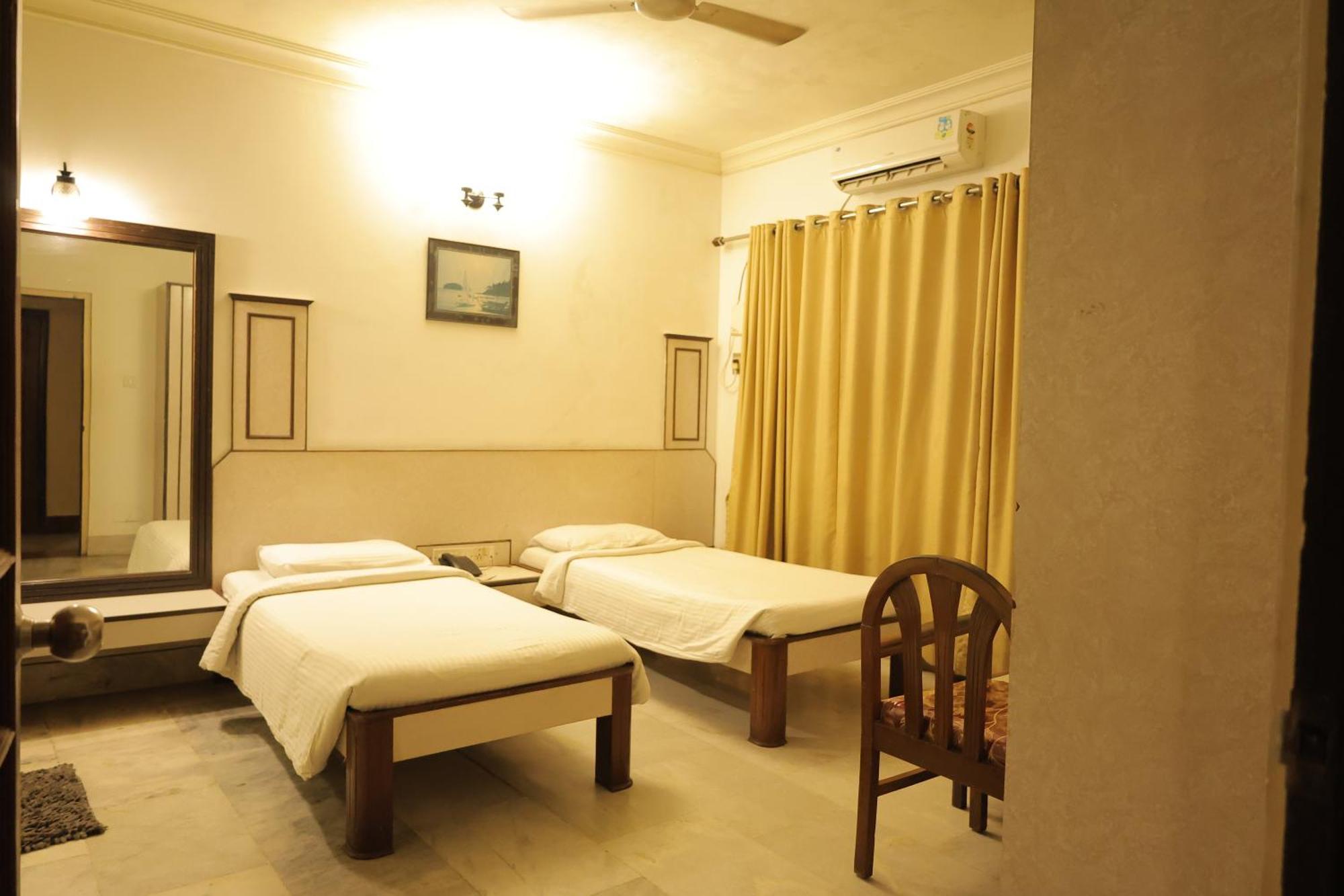 Hotel Mangalore International Exteriör bild