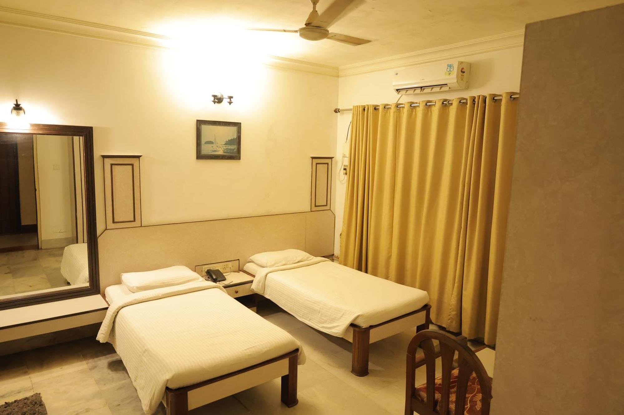 Hotel Mangalore International Exteriör bild
