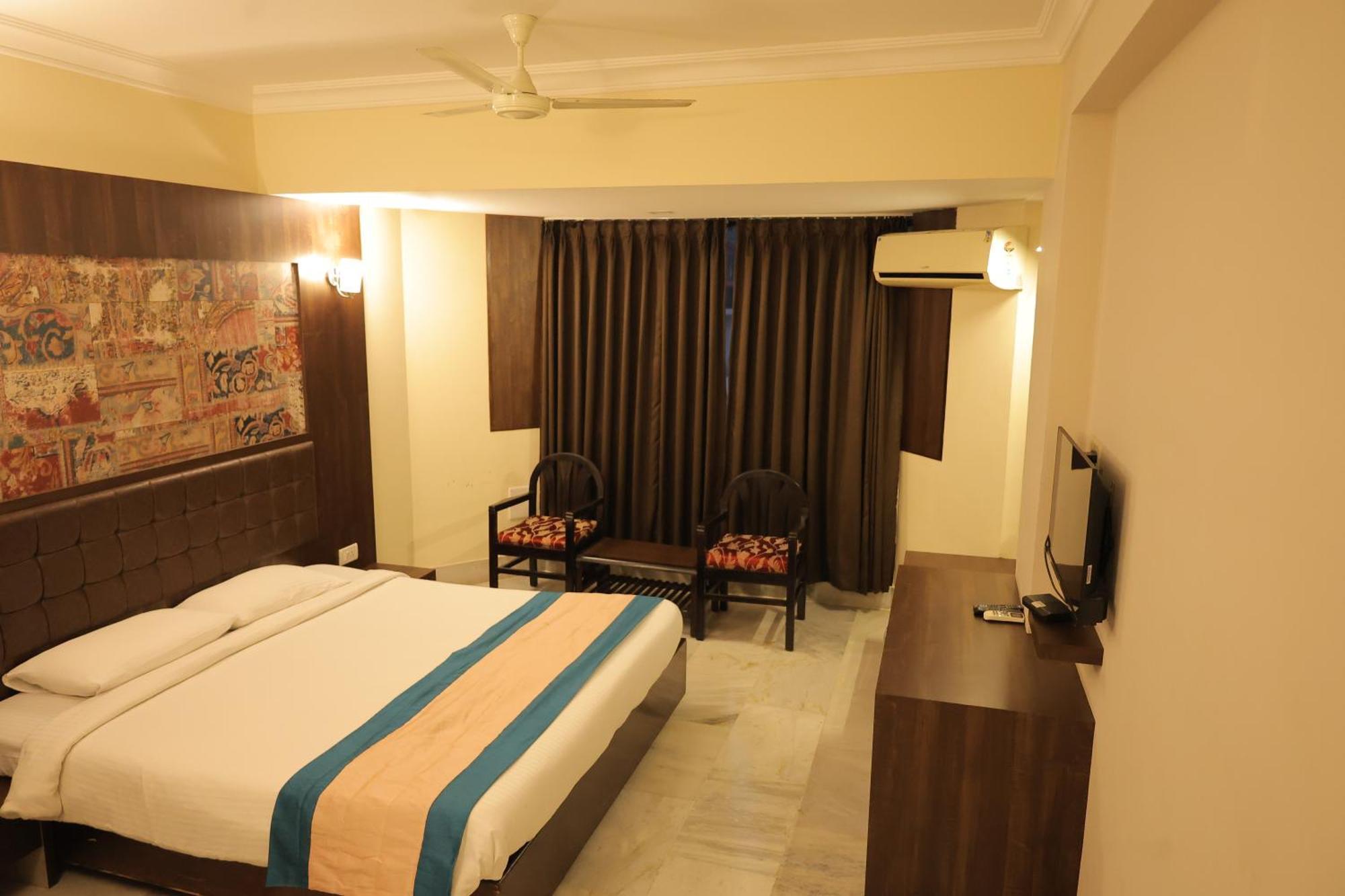 Hotel Mangalore International Exteriör bild