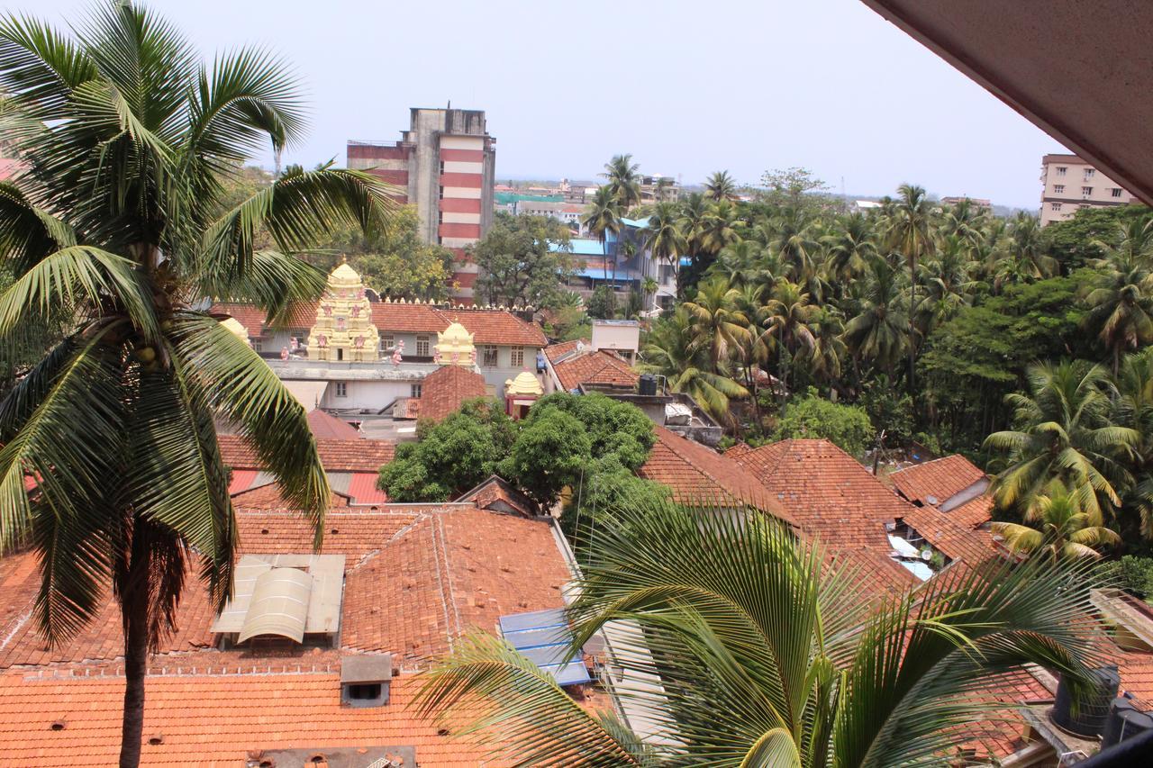 Hotel Mangalore International Exteriör bild