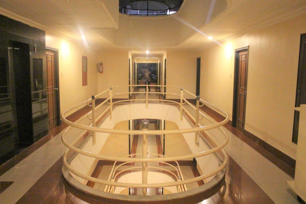 Hotel Mangalore International Exteriör bild