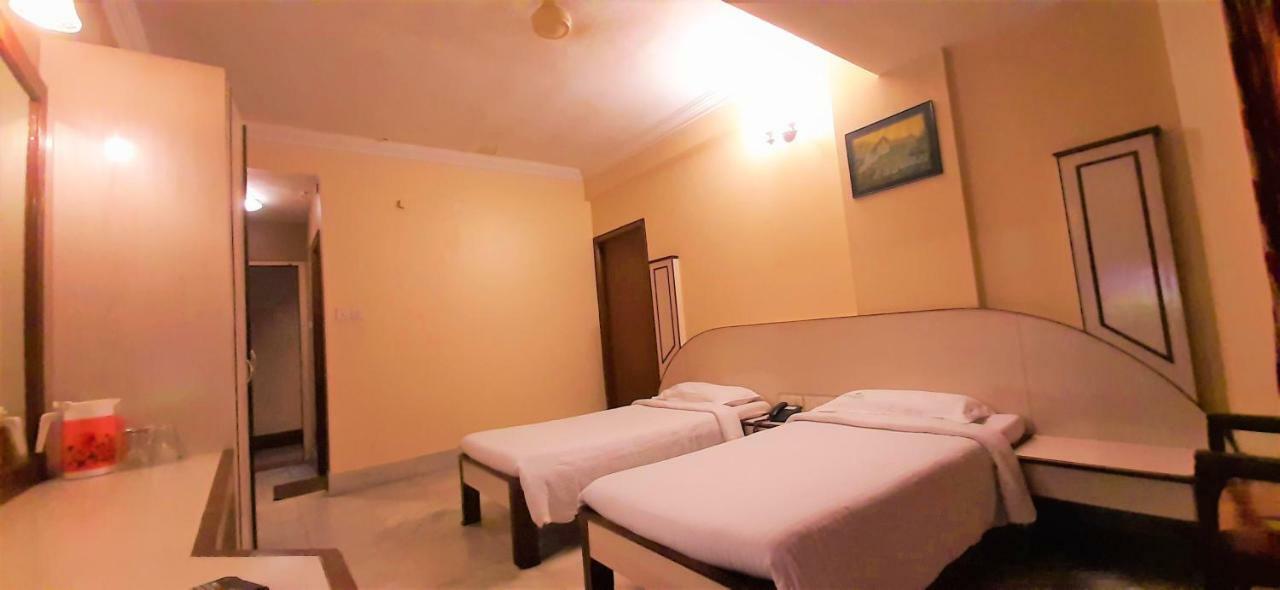 Hotel Mangalore International Exteriör bild