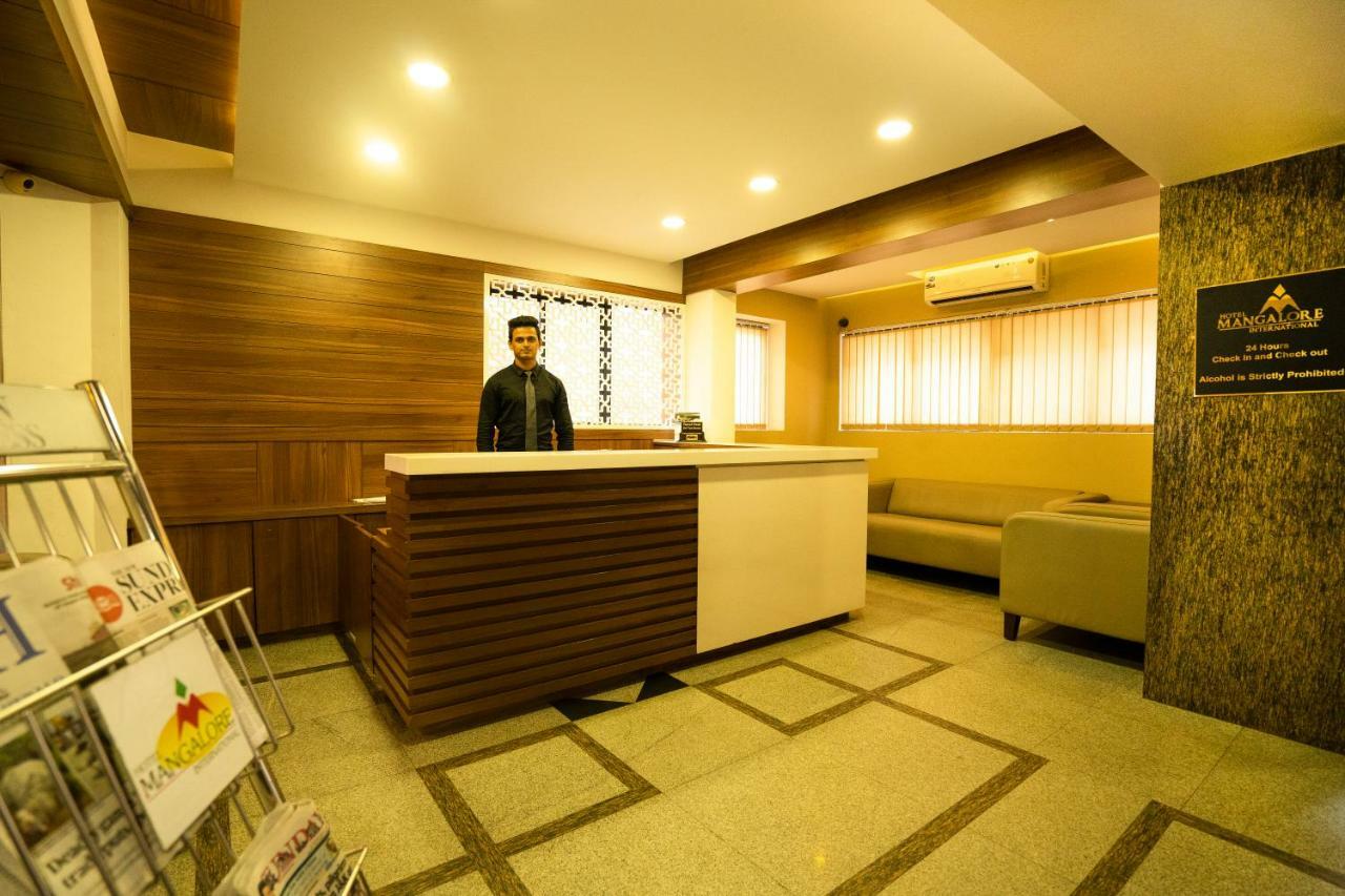 Hotel Mangalore International Exteriör bild